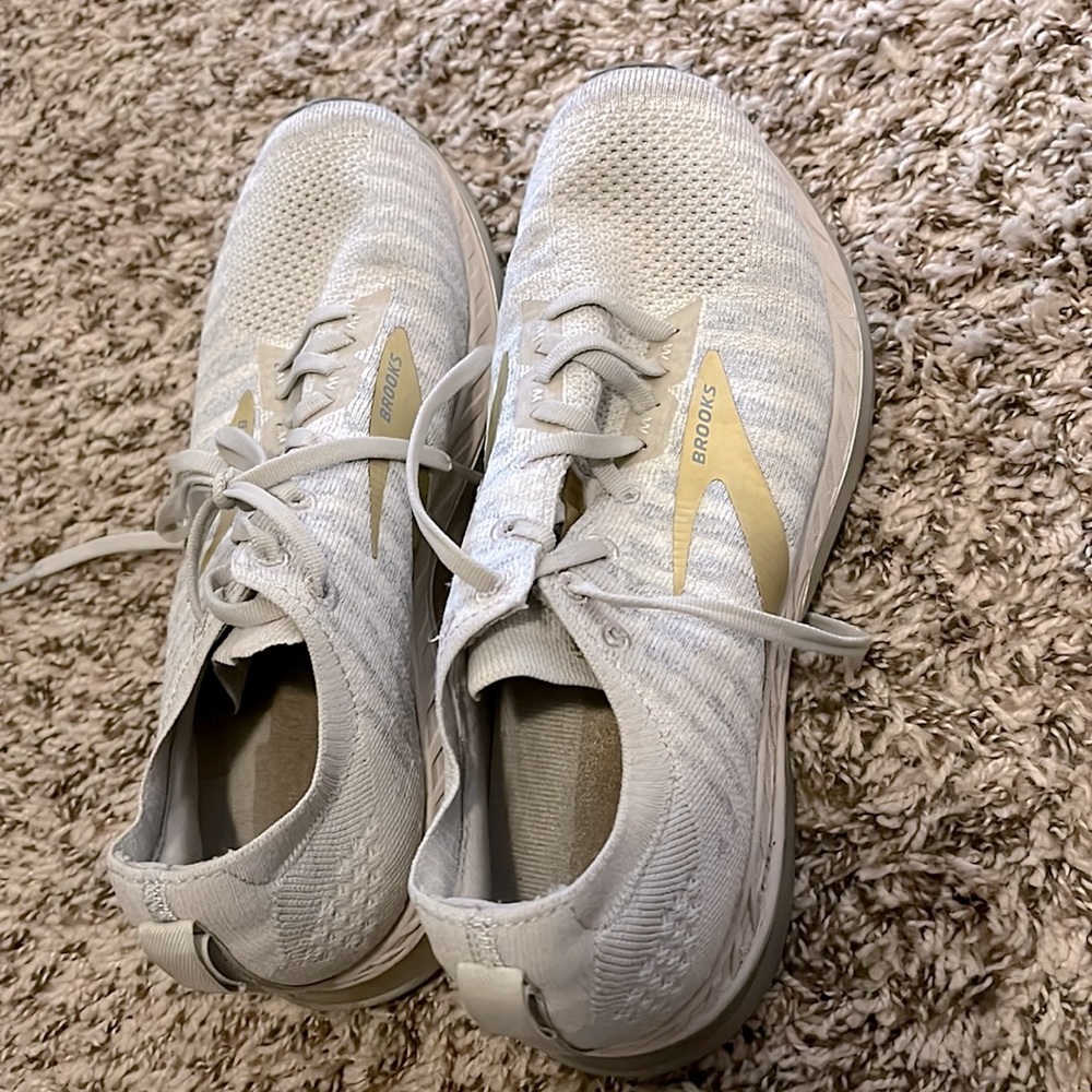 White & gray brooks running shoes size 8.5